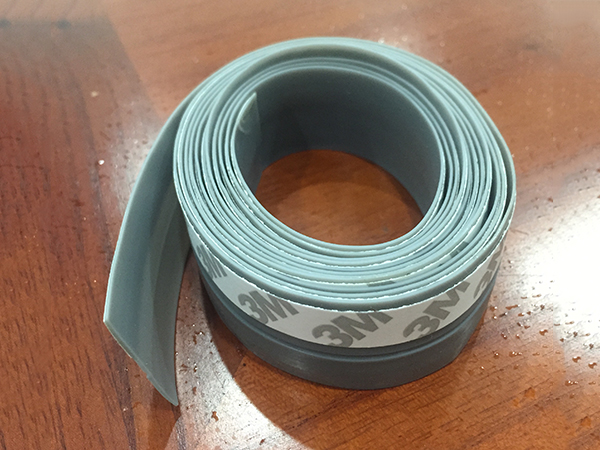 自粘型密封条生产