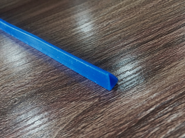 防静电硅胶密封条生产...