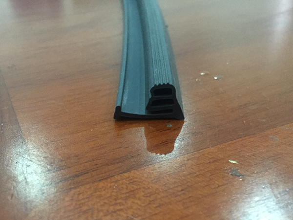 耐高温硅胶管生产