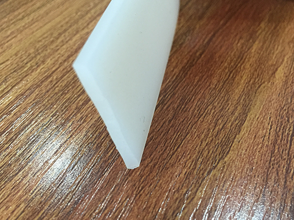 东莞耐高温硅胶密封条...