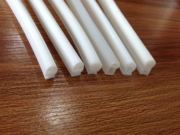 耐高温硅胶密封条生产