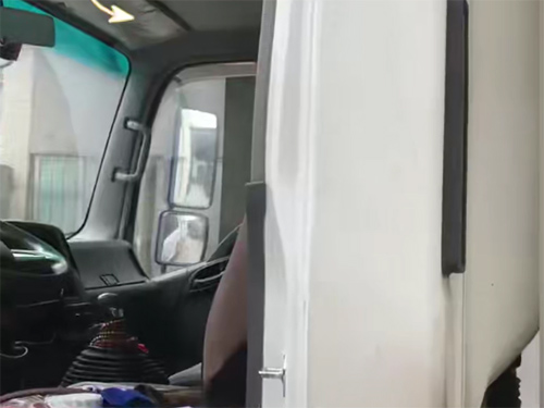 货车门缝发泡硅胶自粘...